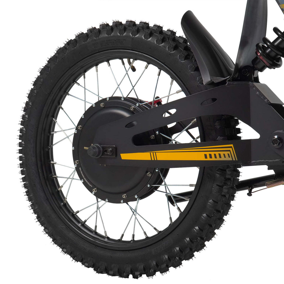 CYSUM V9 Ultra rear wheel and swingarm detail